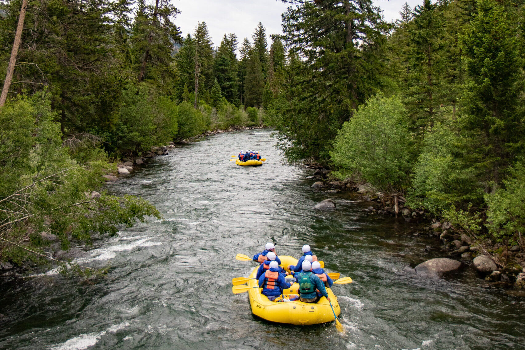 Whitewater rafting<br />
